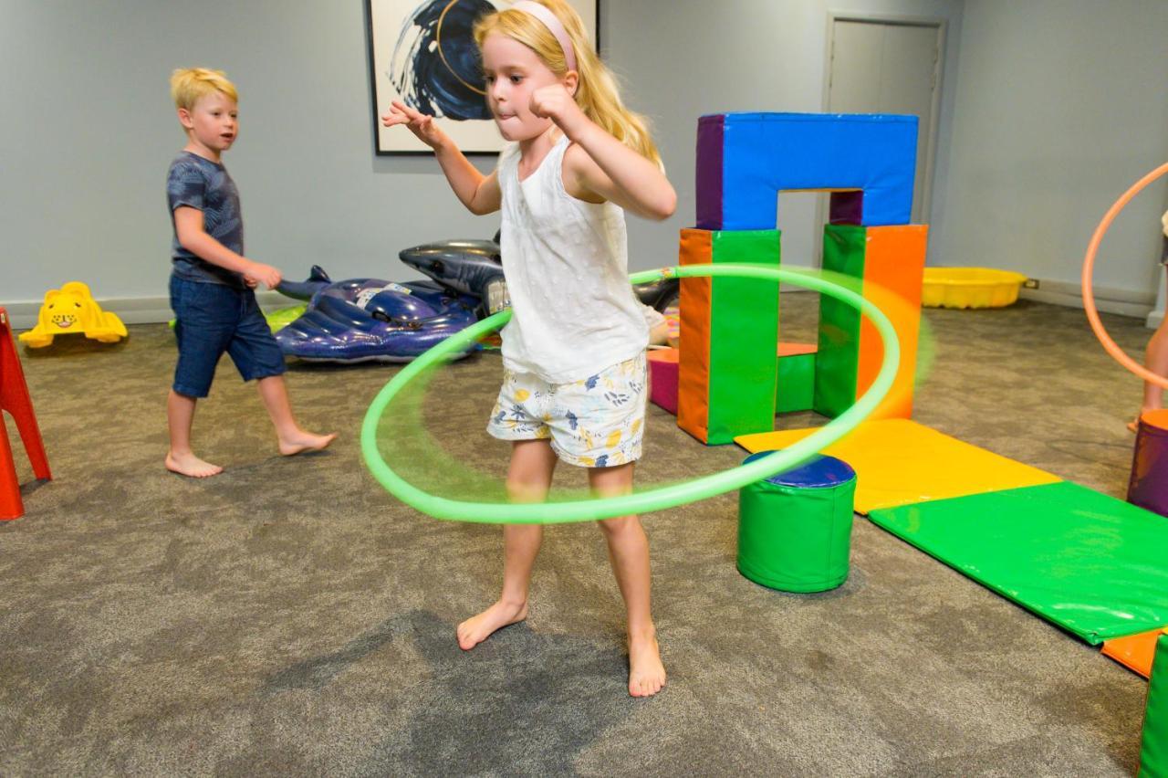 The Capital Pearls Hotel Durban Extérieur photo A girl hula-hooping