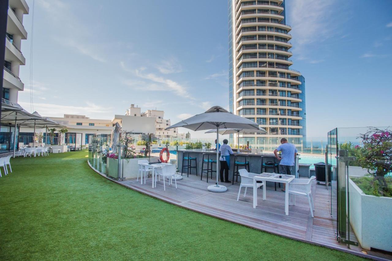 The Capital Pearls Hotel Durban Extérieur photo The rooftop bar at the hotel