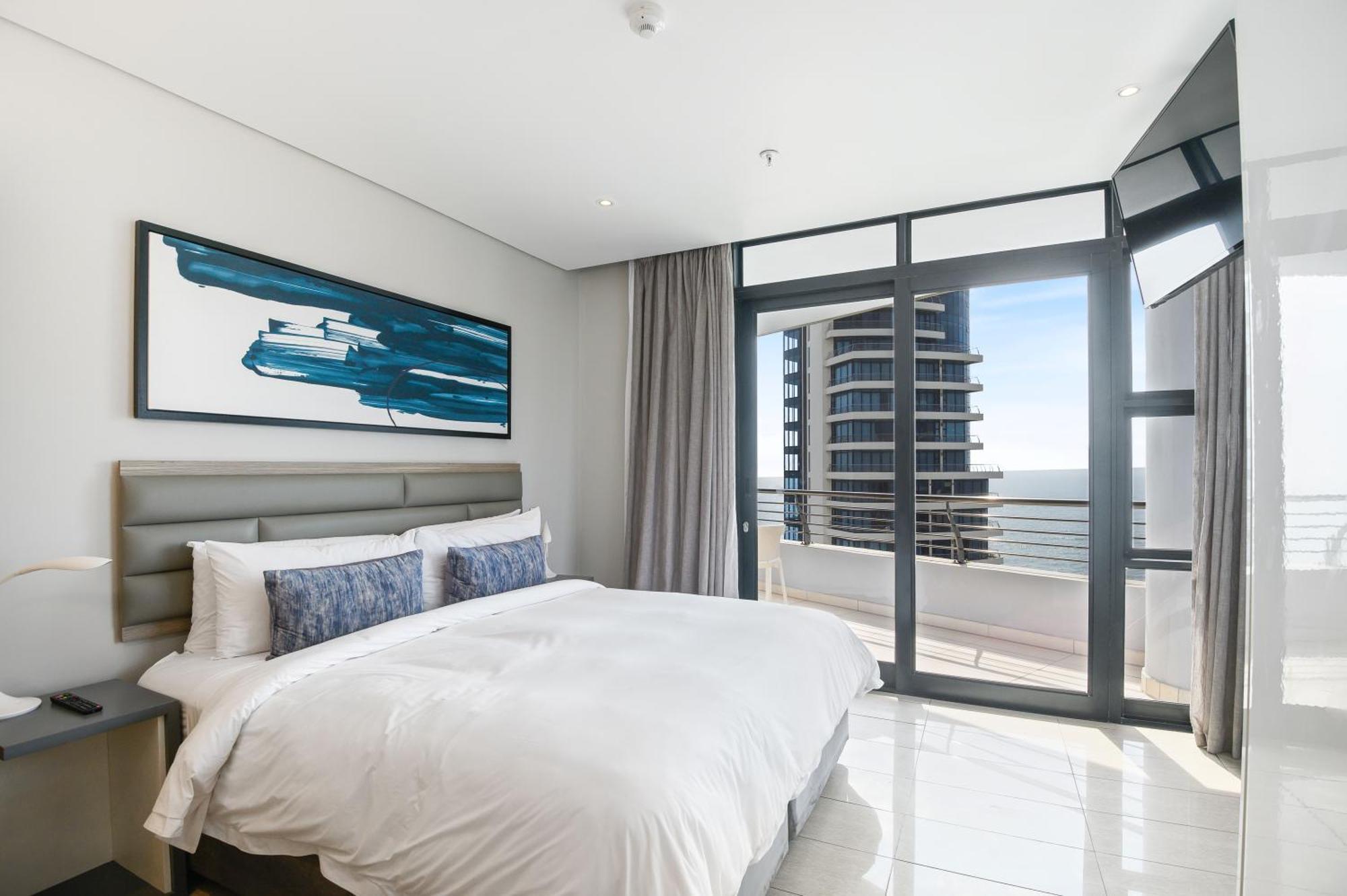 The Capital Pearls Hotel Durban Extérieur photo A bedroom at the hotel