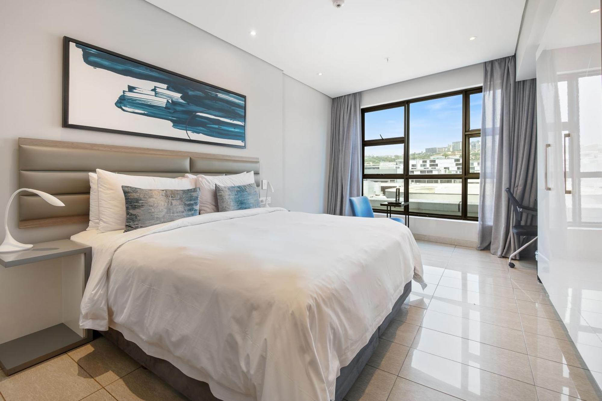 The Capital Pearls Hotel Durban Extérieur photo A bedroom at the hotel