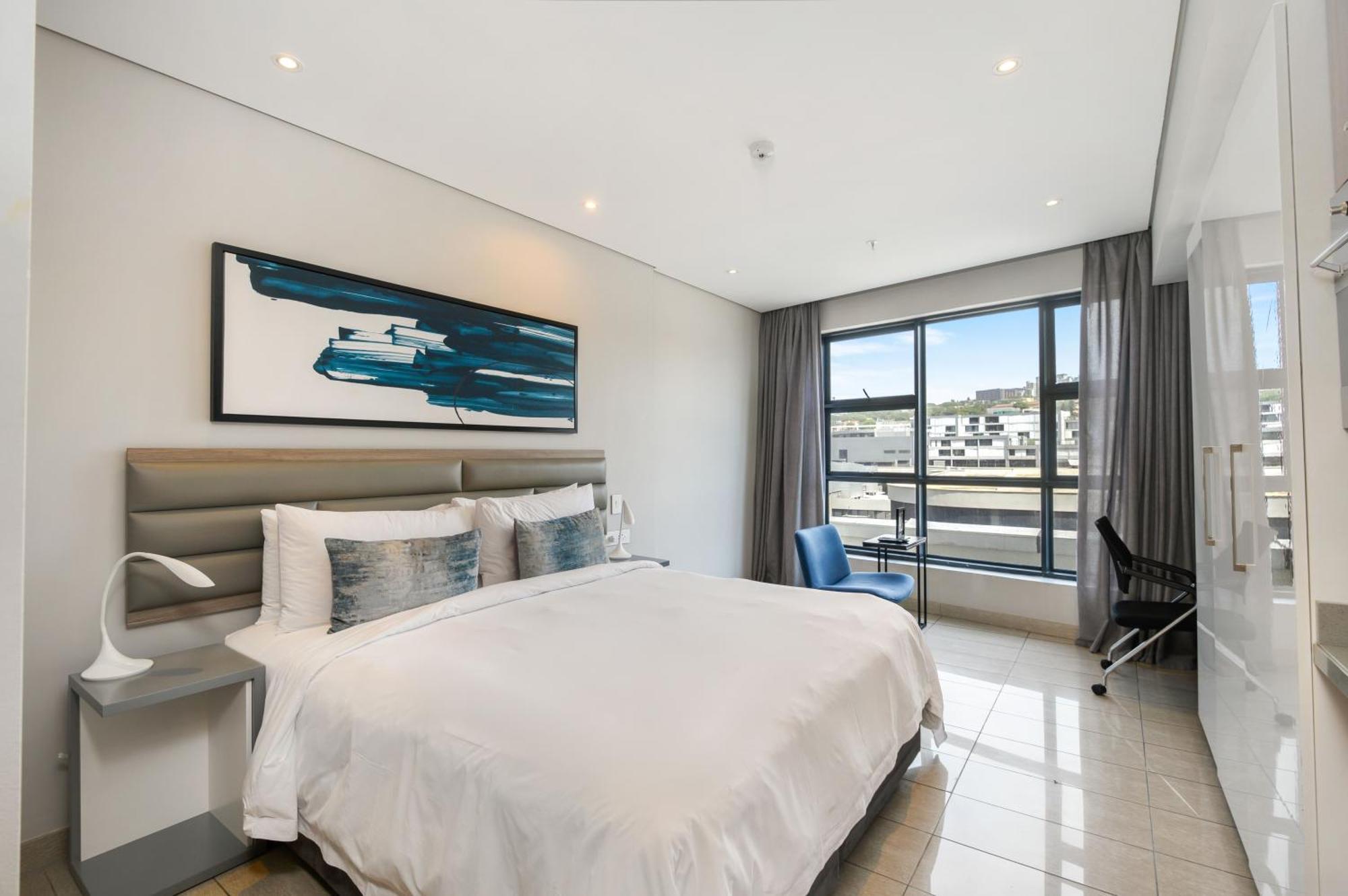 The Capital Pearls Hotel Durban Extérieur photo A bedroom at the hotel