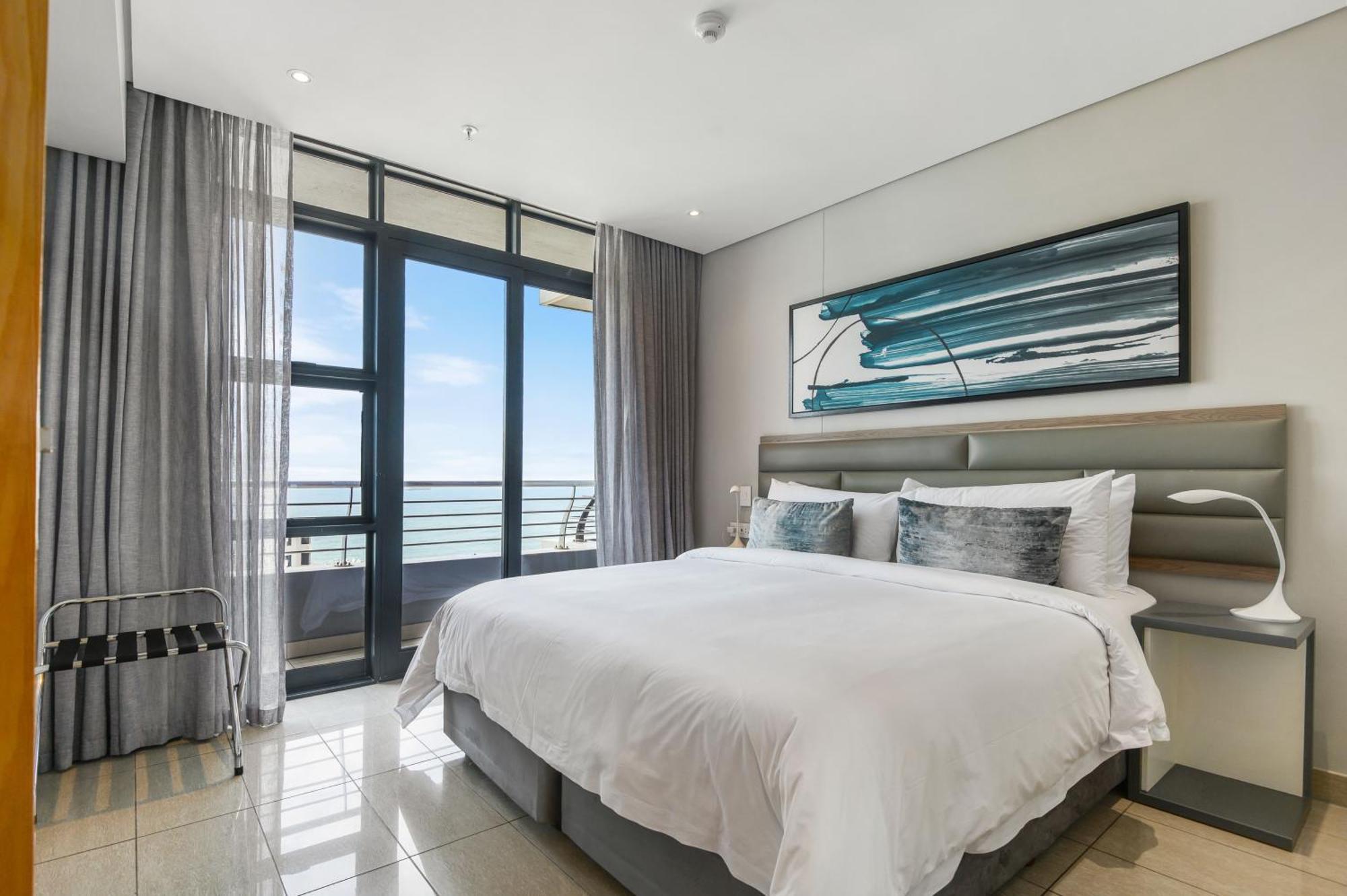 The Capital Pearls Hotel Durban Extérieur photo A bedroom at the hotel